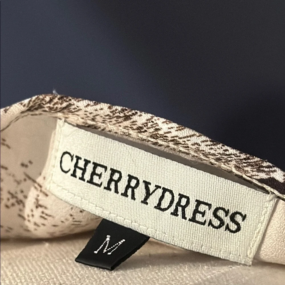 Cherrydress Galloping Horses Women's Graphic Top, medium - Picture 2 of 6